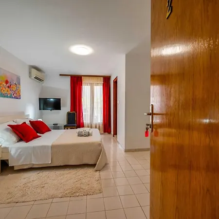 Guest house Calm And Stylish With Balcony 3*